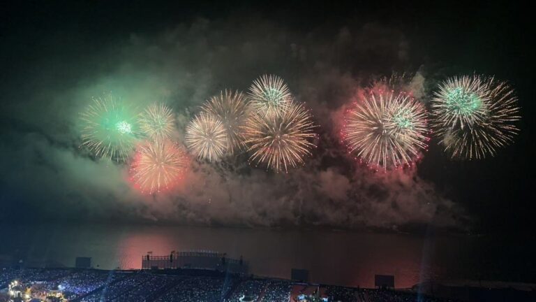 Celebrating Light and Unity: Luxen Hosts Viewing of the Yangtze River Maritime Fireworks Cimpetition